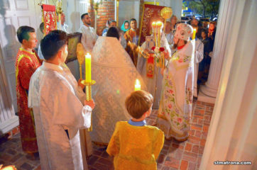 Верующие Майами молитвенно отпраздновали Пасху