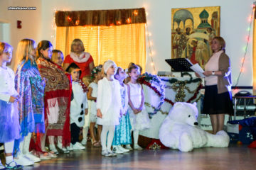 Учащиеся и преподаватели воскресной школы Майамского собора подготовили Рождественский концерт