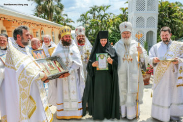 21 апреля Митрополит Иларион возглавил Божественную литургию в Ставропигиальном монастыре святого Николая в Форт-Майерсе.