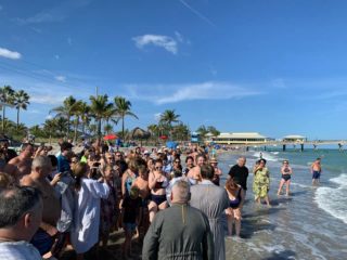 Пятый год подряд в Майами совершено освящение вод океана