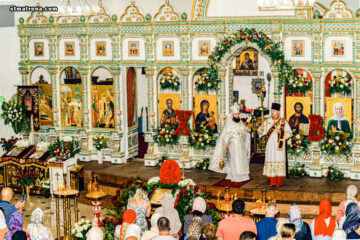 В православном соборе в Майами совершено богослужение наибольшего праздника - Воскресения Христова