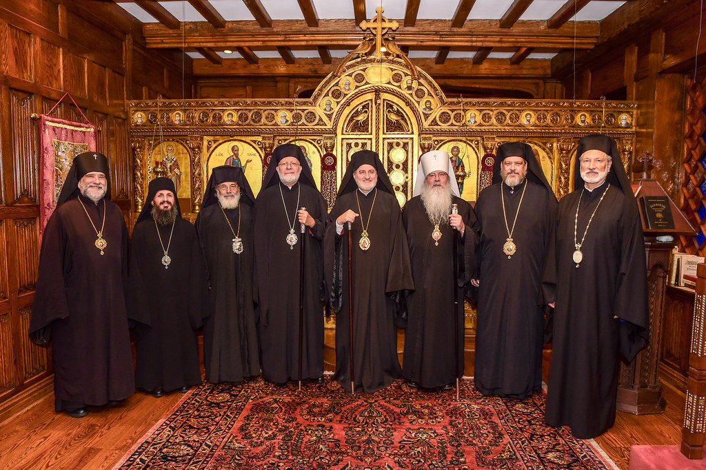 Фото членов исполнительного комитета Конференции православных епископов Америки после заседания, состоявшегося в 2019 году