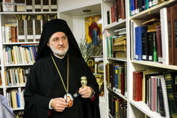 Архиепископ Елпидофор передал в дар старейшему православному монастырю Флориды часть мощей великомученика Димитрия Солунского