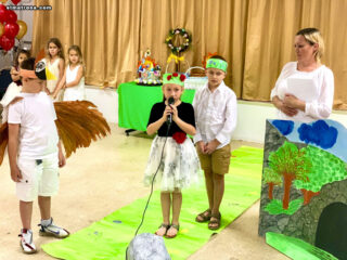 Воспитанники детской школы Майамского собора подготовили праздничный пасхальный концерт
