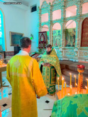 В православном соборе торжественно отметили праздник Троицы