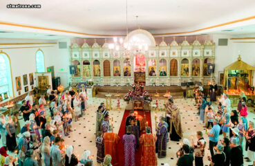 В Крестопоклонную неделю в православной церкви в Майами совершили Таинство Соборования