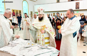 Архимандрит Александр Беля освящает новые облачения для собора