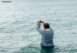 С особым торжеством состоялось освящение океана в Дания-Бич