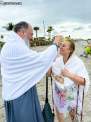 С особым торжеством состоялось освящение океана в Дания-Бич