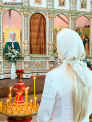 На Благовещение Пресвятой Богородицы в православной церкви в Майами совершили праздничное богослужение