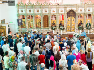 На Благовещение Пресвятой Богородицы в православной церкви в Майами совершили праздничное богослужение
