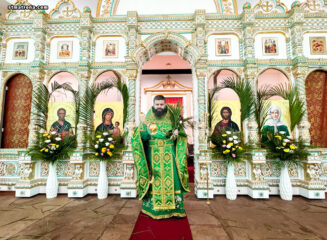 В Вербное воскресенье в православной церкви в Майами совершено праздничное богослужение