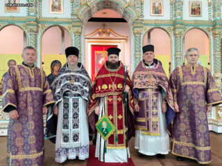 Богослужения Страстной седмицы совершили в соборе святой Матроны