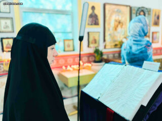 В Крестопоклонную неделю в соборе святой Матроны в Майами совершено Таинство Елеосвящения