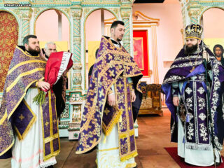 В Крестопоклонную неделю в соборе святой Матроны в Майами совершено Таинство Елеосвящения