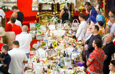 В православной церкви в Майами молитвенно встретили наибольший праздник – Пасху Господню