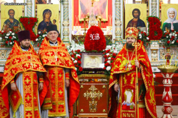 В православной церкви в Майами молитвенно встретили наибольший праздник – Пасху Господню