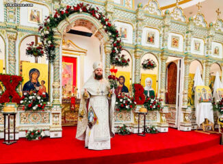 В православной церкви в Майами молитвенно встретили наибольший праздник – Пасху Господню