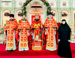 В православной церкви в Майами молитвенно встретили наибольший праздник – Пасху Господню