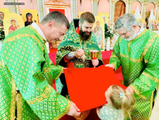 Память святой Матроны молитвенно отметили в православной церкви Майами