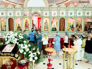 Праздник Покрова Пресвятой Богородицы молитвенно отметили в православной церкви в Майами