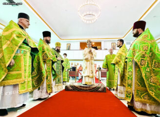 На храмовый праздник в соборе святой Матроны совершена Литургия архиерейским чином