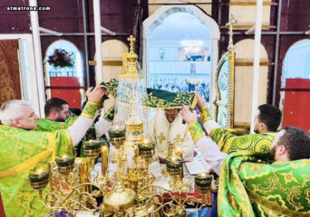 На храмовый праздник в соборе святой Матроны совершена Литургия архиерейским чином