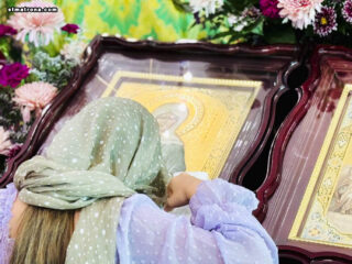 На храмовый праздник в соборе святой Матроны совершена Литургия архиерейским чином