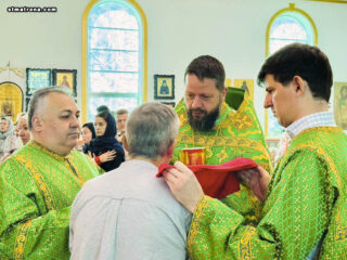 На храмовый праздник в соборе святой Матроны совершена Литургия архиерейским чином