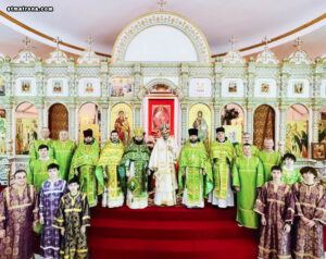 На храмовый праздник в соборе святой Матроны совершена Литургия архиерейским чином