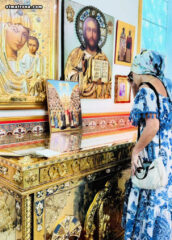 На храмовый праздник в соборе святой Матроны совершена Литургия архиерейским чином