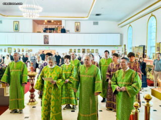 На храмовый праздник в соборе святой Матроны совершена Литургия архиерейским чином