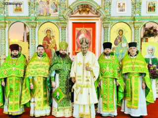 На храмовый праздник в соборе святой Матроны совершена Литургия архиерейским чином